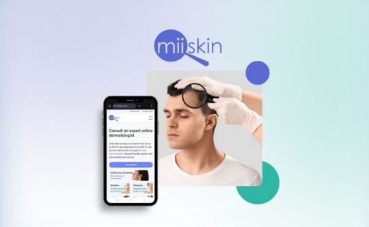 what is the difference between a trichologist and a dermatologist