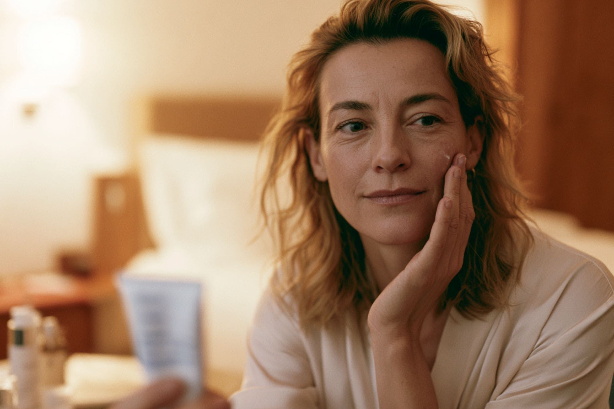 where to buy tretinoin online Miiskin platform displaying facial photo upload for an online dermatology assessment, shown with Tretinoin 0.05% prescription cream and Foothills skincare product